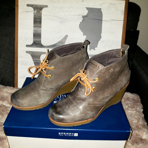 Sperry Harlow Graphite Wedge with distressed leather! - Picture 3 of 5